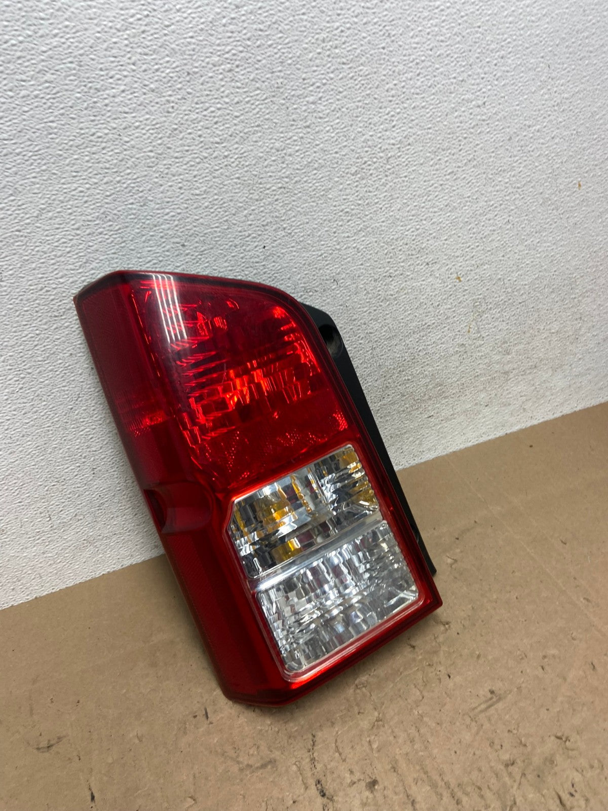 2005 to 2012 Nissan Pathfinder Tail light Left Driver Lh Side AE6530 LK2