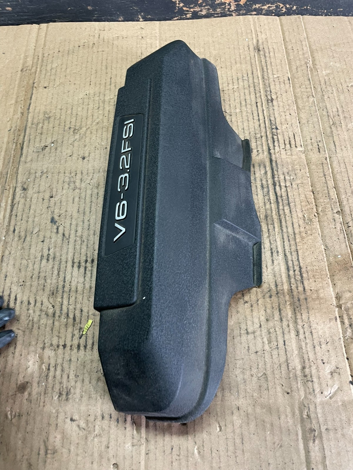 2008 to 2008 Audi  A6 3.2L Engine Motor Cover Oem s6051 DG3