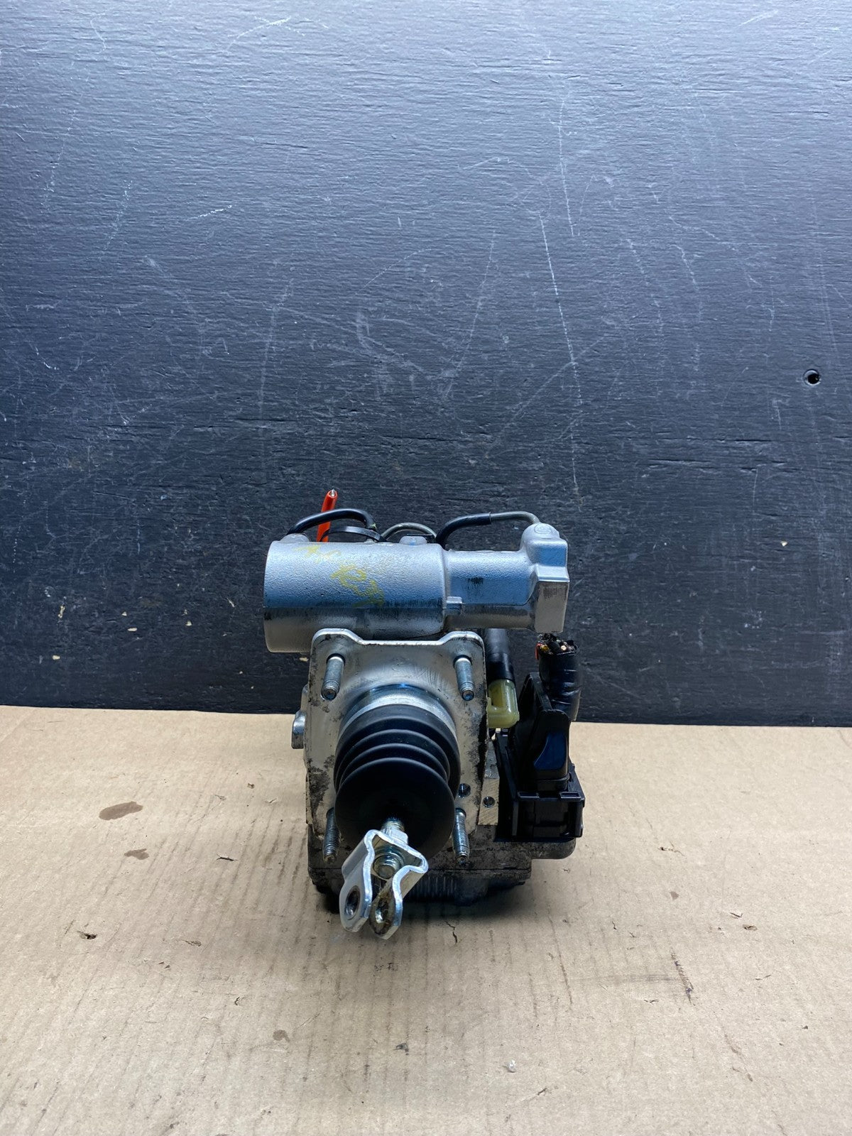 2010 - 2015 Toyota Prius ABS Brake Pump Anti Lock Module ag9685 DG2