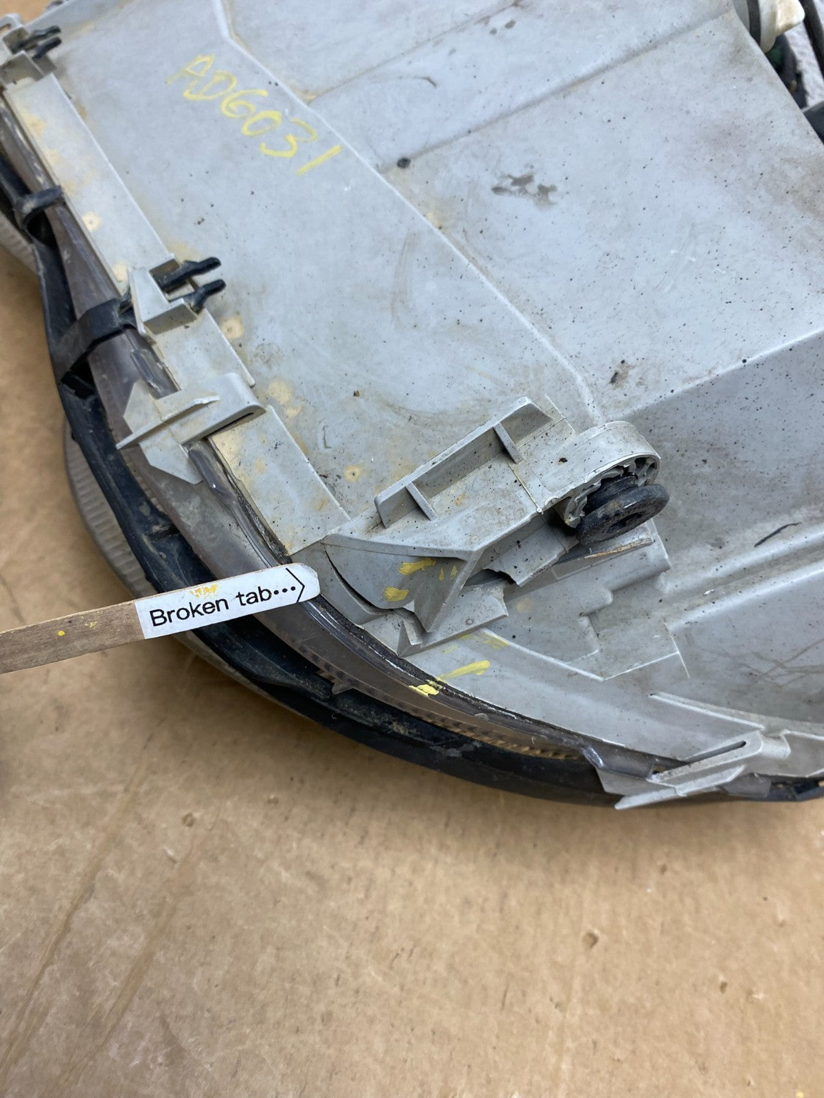 2001 - 2004 Mercedes-Benz C Class Halogen Right Passenger Headlight AD60314