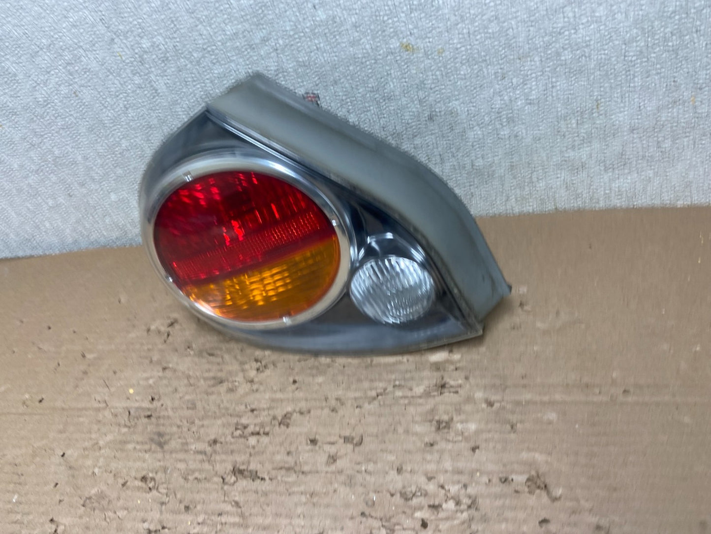 2002 2003 Nissan Maxima Left Driver Lh Side Tail Light OEM AB1611 DW1