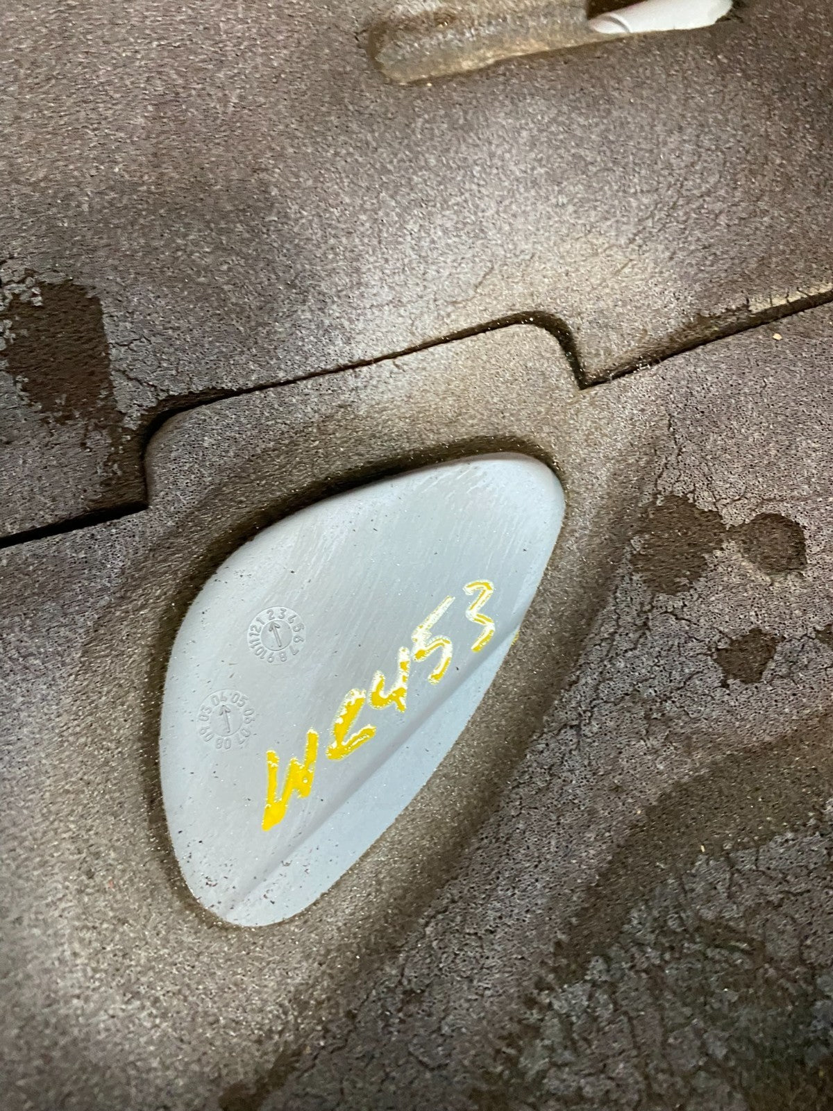 2004 to 2007  Cadillac CTS 3.6L Plastic Engine Cover Shield W2453 DG9