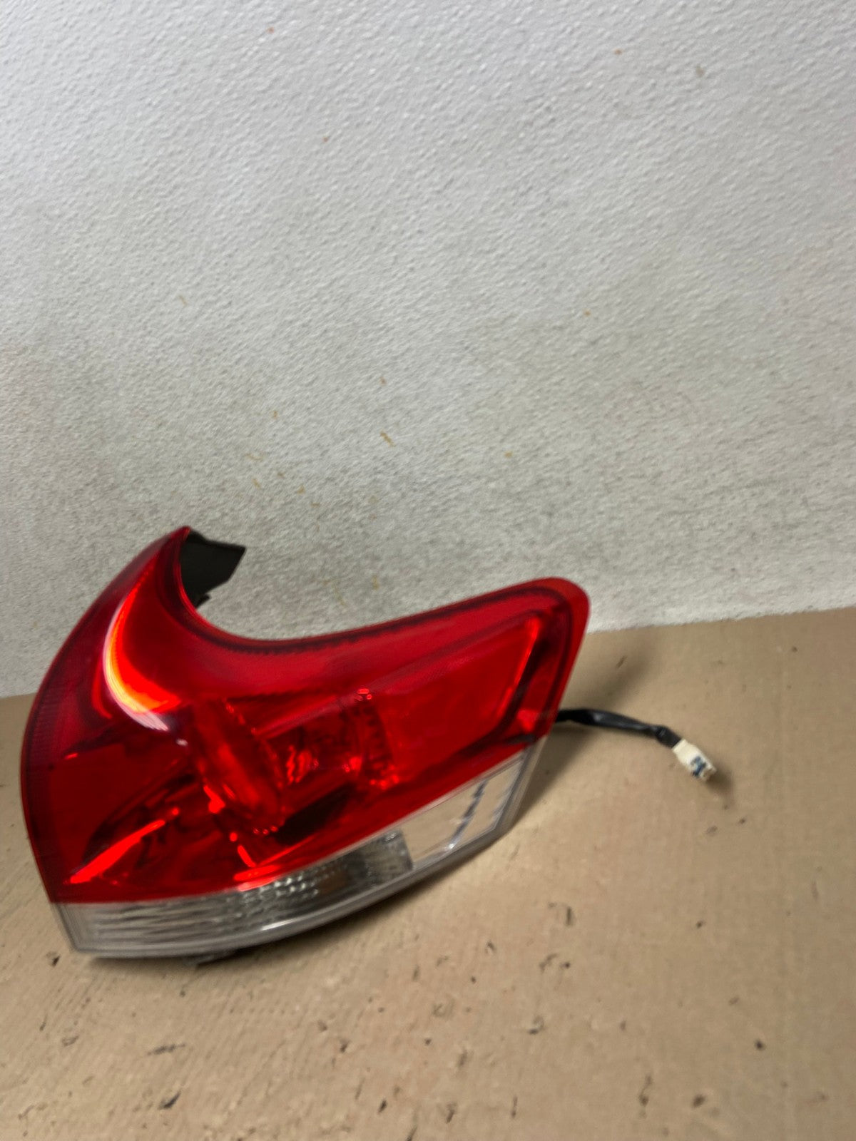 2009 to 2012 Toyota Venza Right Passenger RH Side Tail Light AH6853 LK1