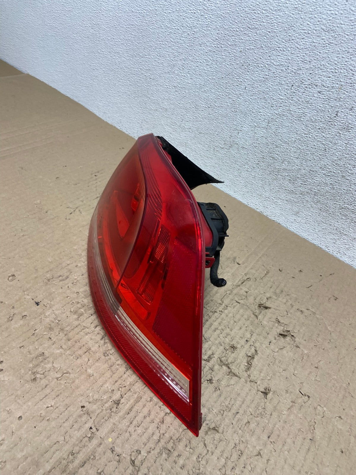2011-2014 Volkswagen Touareg Right Passenger Side Rh Tail Light AF2957 LK1
