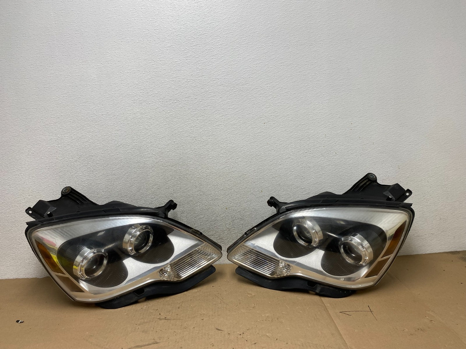 2007 to 2012 Gmc Acadia Halogen Headlights Left+Right Side AG4088 DW0