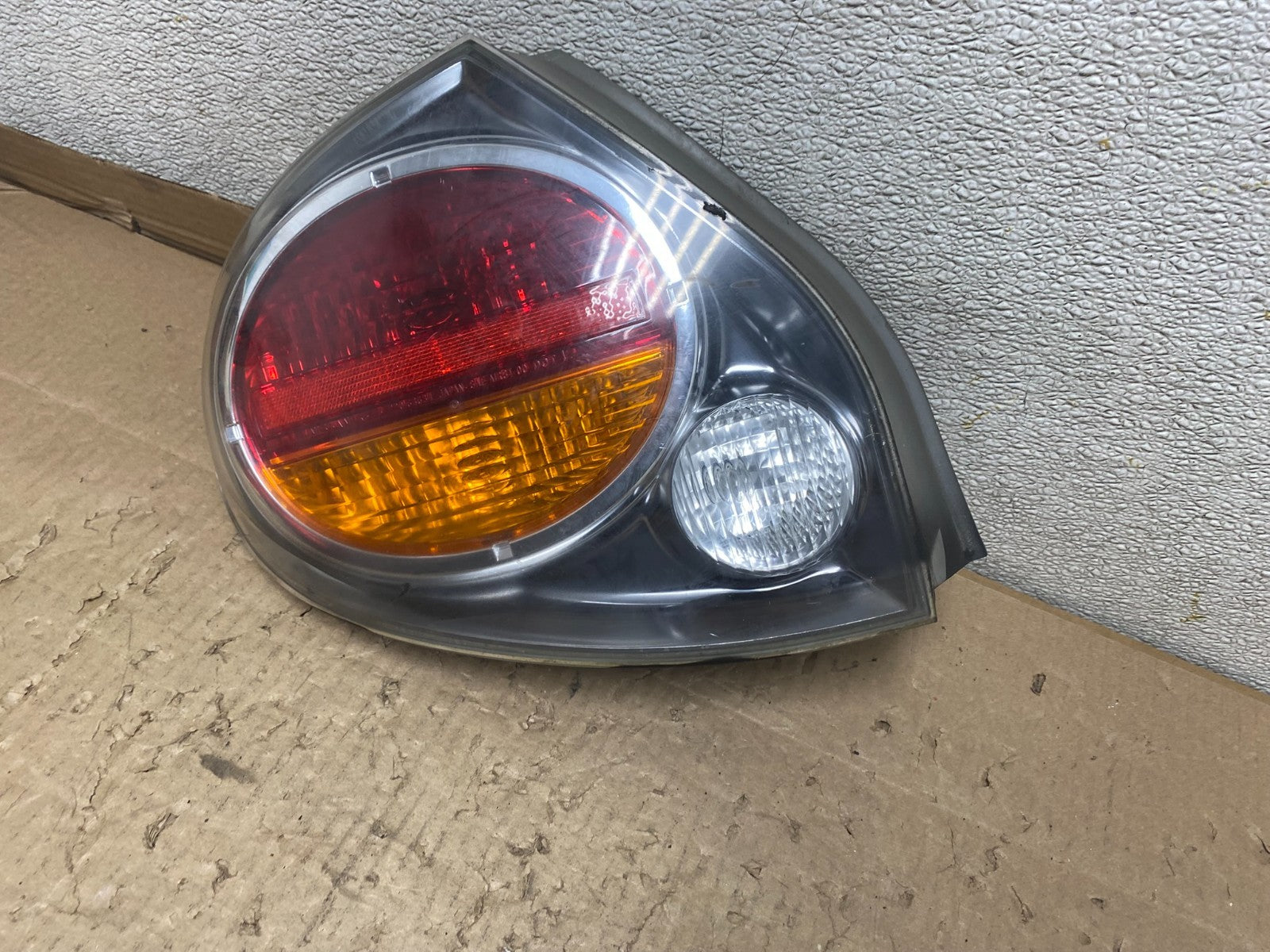 2002 2003 Nissan Maxima Left Driver Lh Side Tail Light U3157 DW1