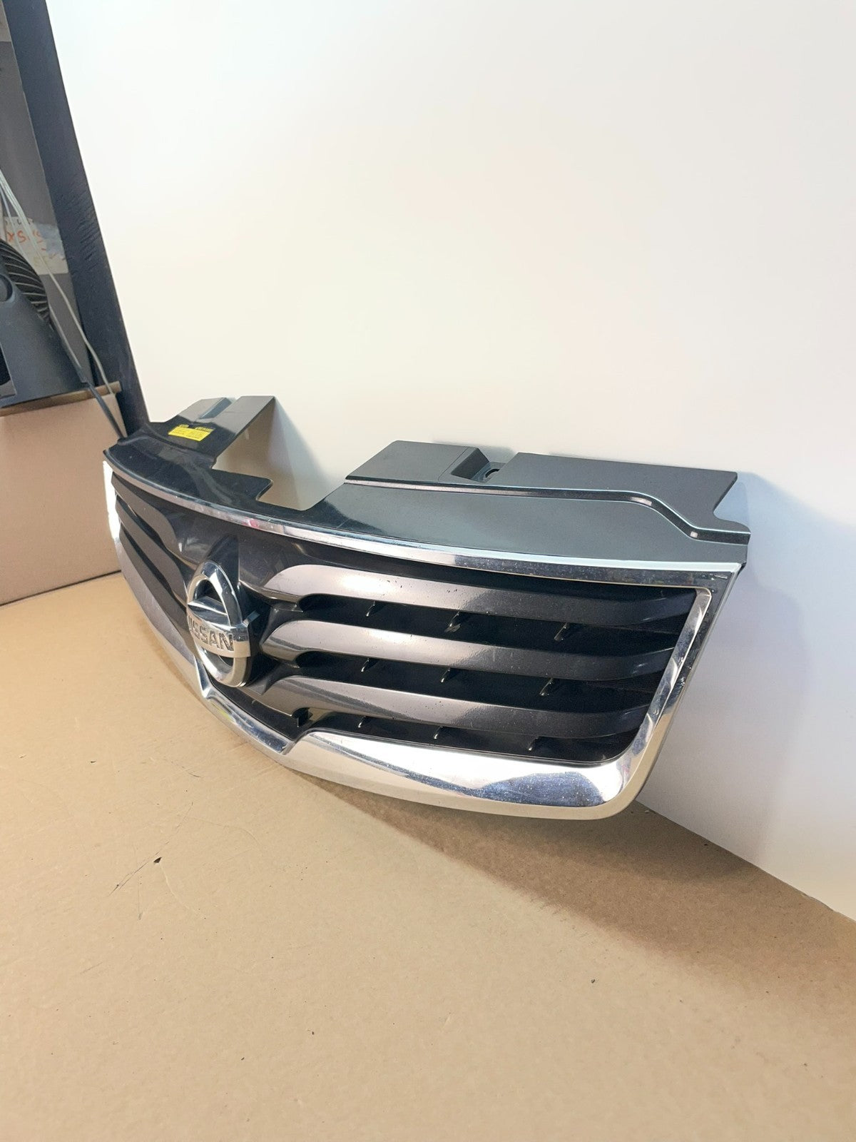2010 to 2012 Nissan Sentra Front Upper Grill Grille AH0011 DG1
