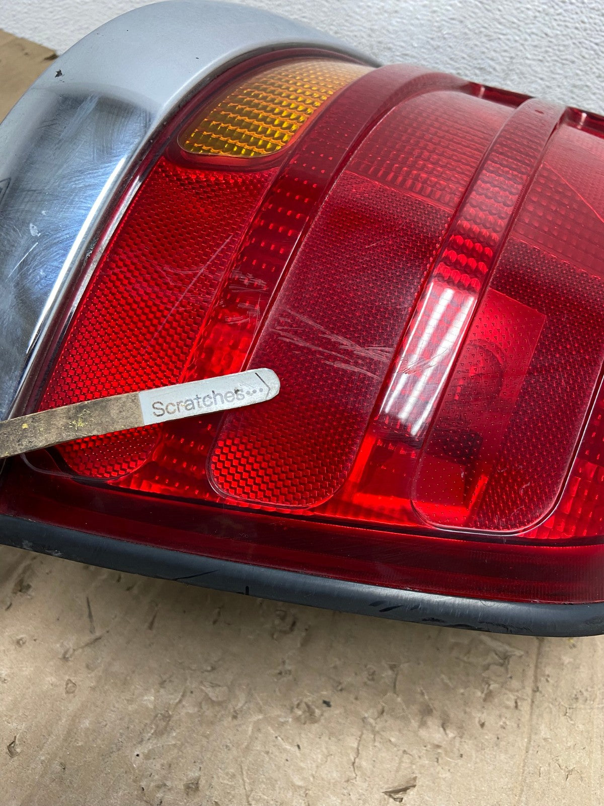 1998-2003 Ford Crown Victoria Right Passenger Rh Side Tail Light AE9393 LK3