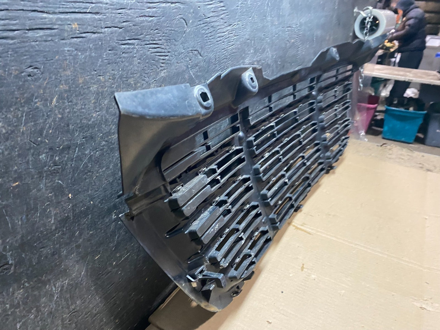 2009 to 2011 Freightliner Sprinter Front Upper Chrome Grill Grille X7587 DG5