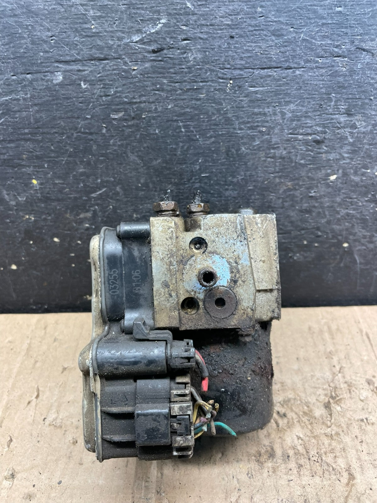 2004-07 Chevrolet Express ABS Pump Control 13567136 Module S4789 DG1
