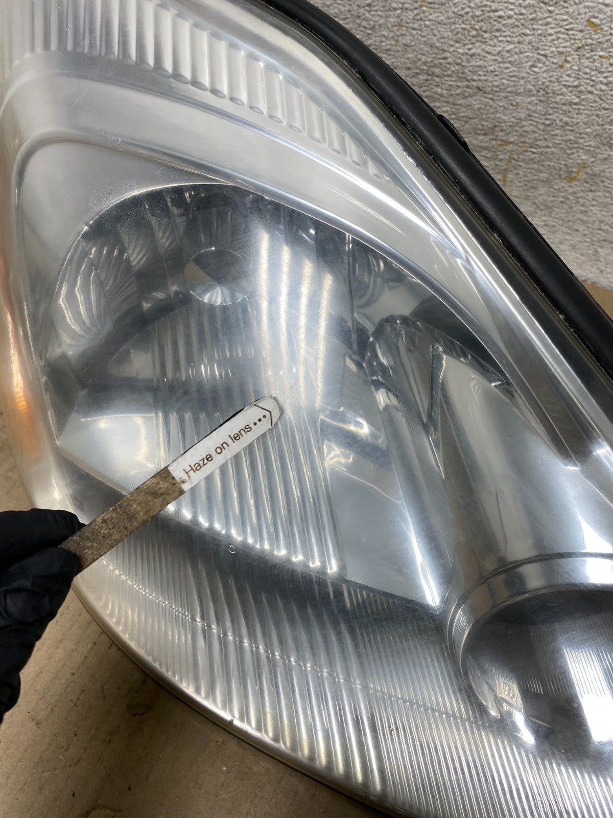2004-2005 Toyota Sienna Right Passenger Halogen Headlight DEPO AH6794 DW5