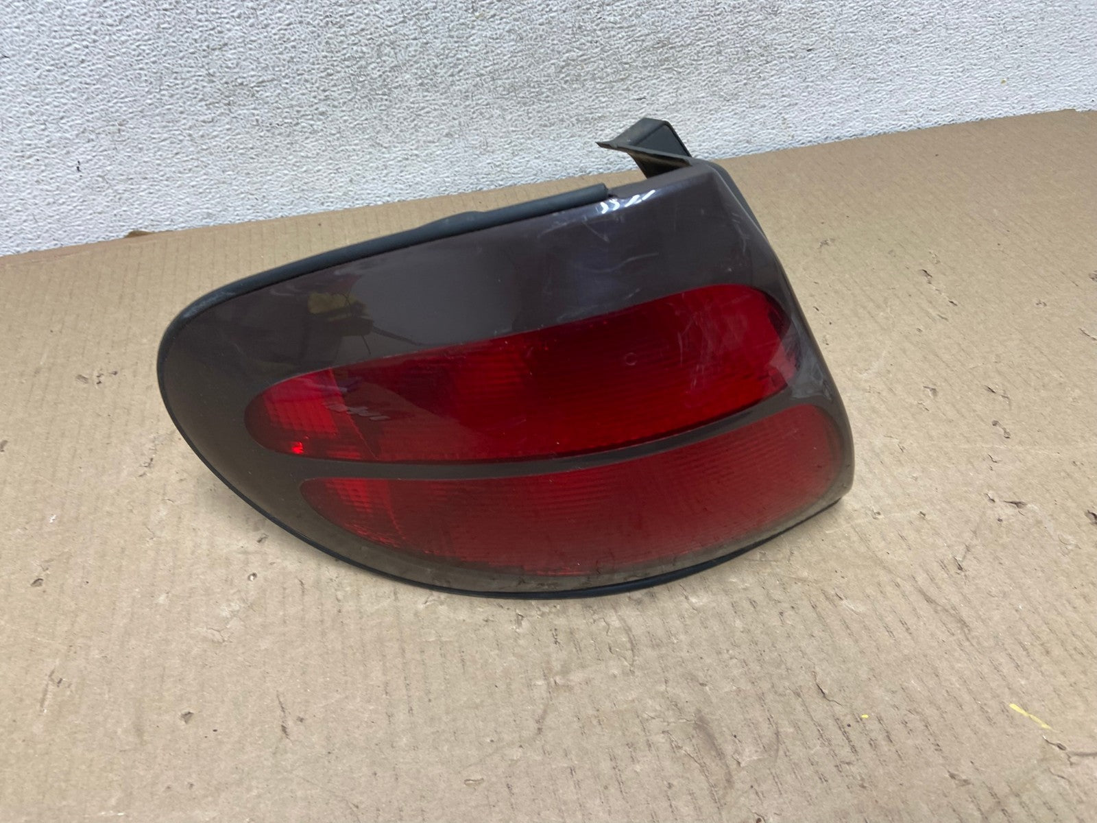 1998 - 1999 Ford Taurus Wagon Sedan Left Driver Side Tail Light AG5942 LK0