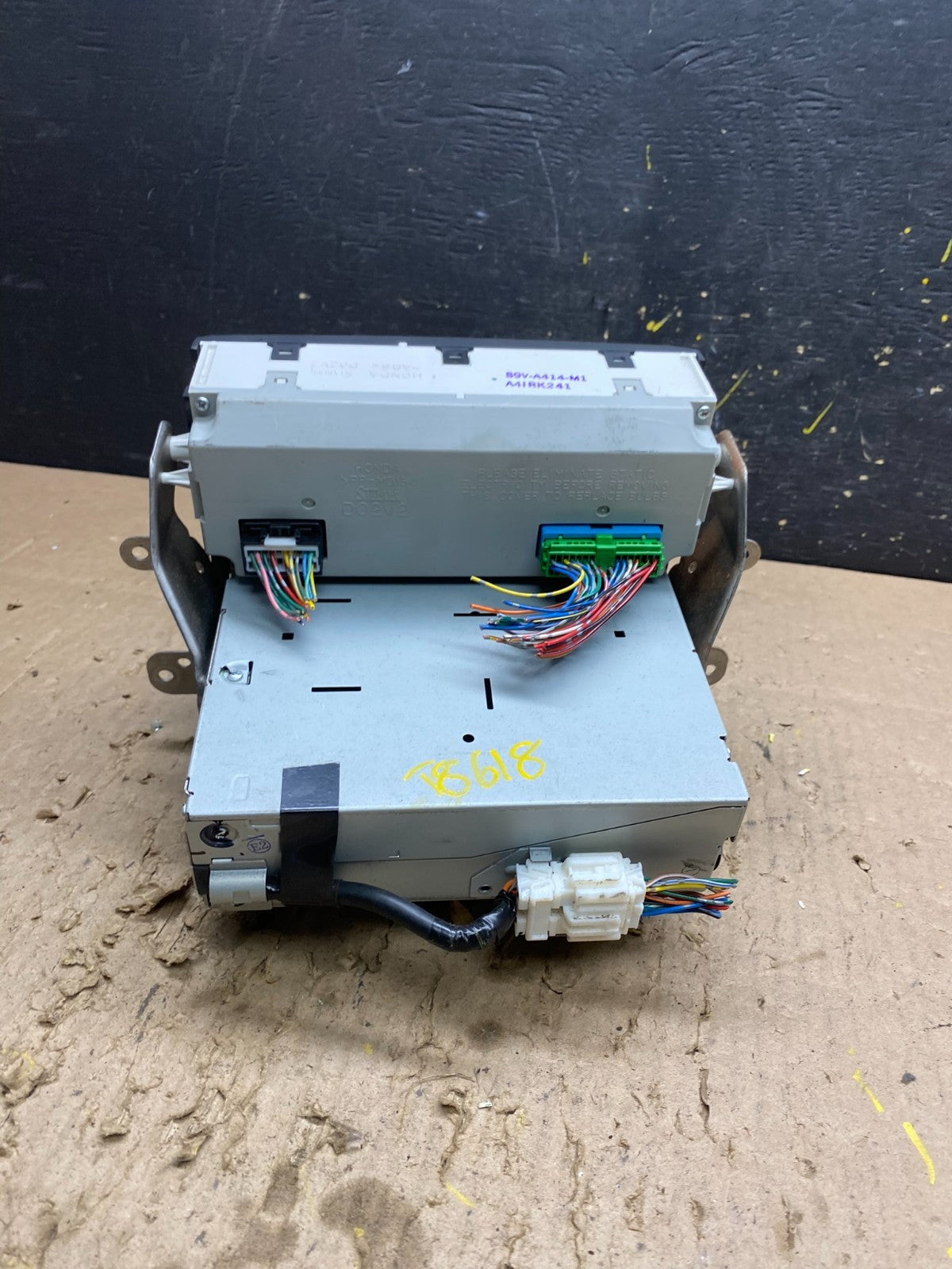 2003 - 2005 Honda Pilot Am Fm Cd Player Radio Receiver OEM  t8618 DG7