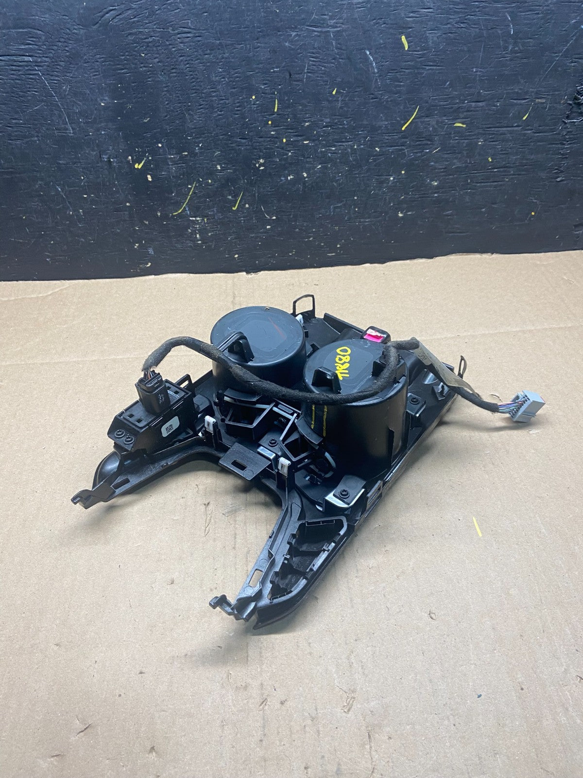 2013 to 2016 Ford Fusion Front Center Console Cup Holder Cupholder OEM t1880 DG4