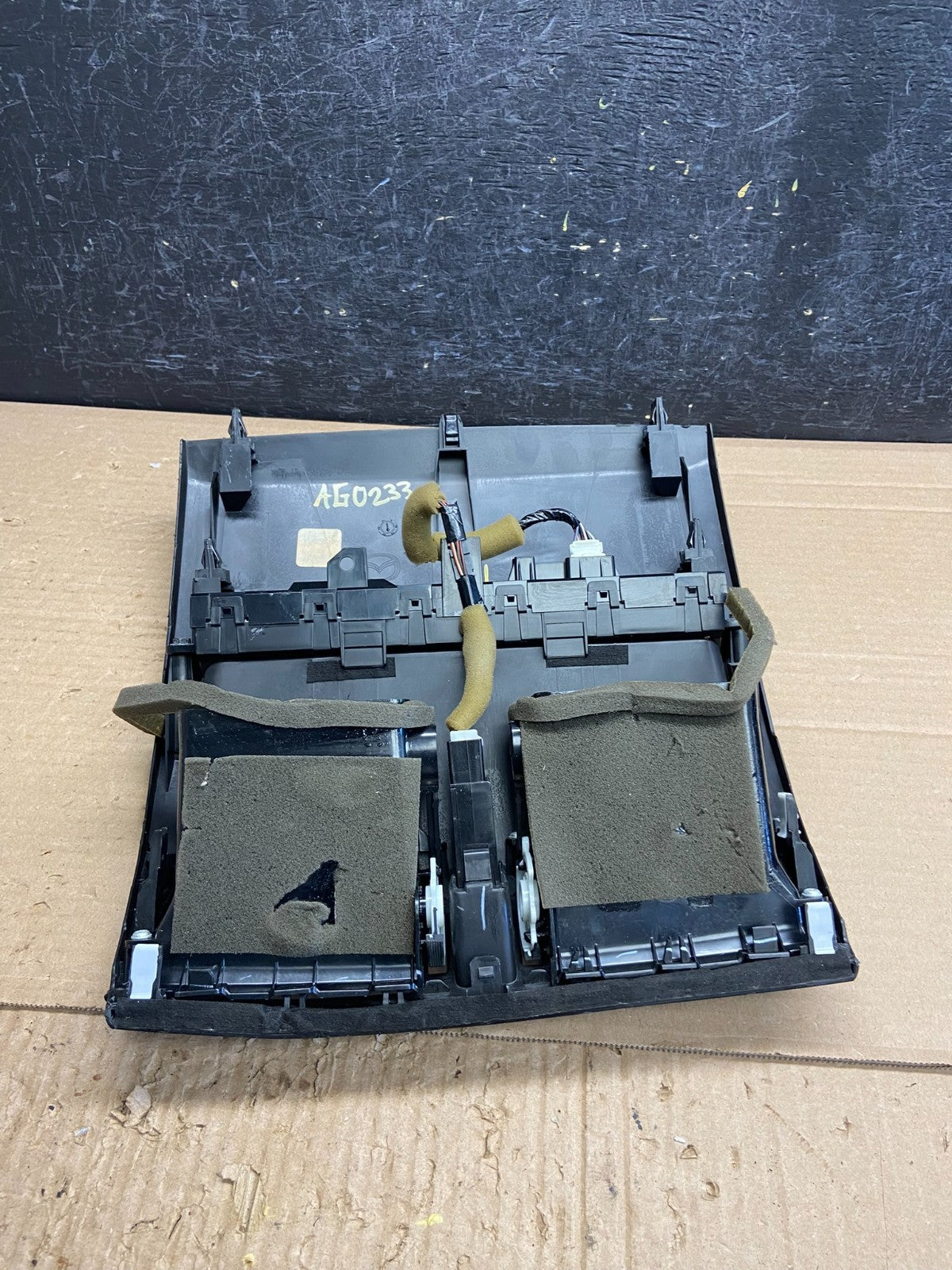 2009 to 2012 Mazda 6 Center Console Dash Dual Air Vent AG0233 DG6