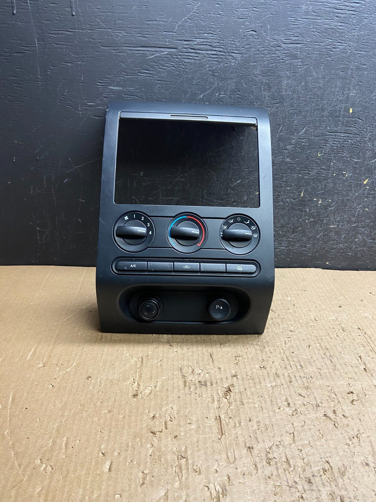 2004 to 2008 Ford F150 Radio Climate Dash Bezel Surround Black AE4508 DG0