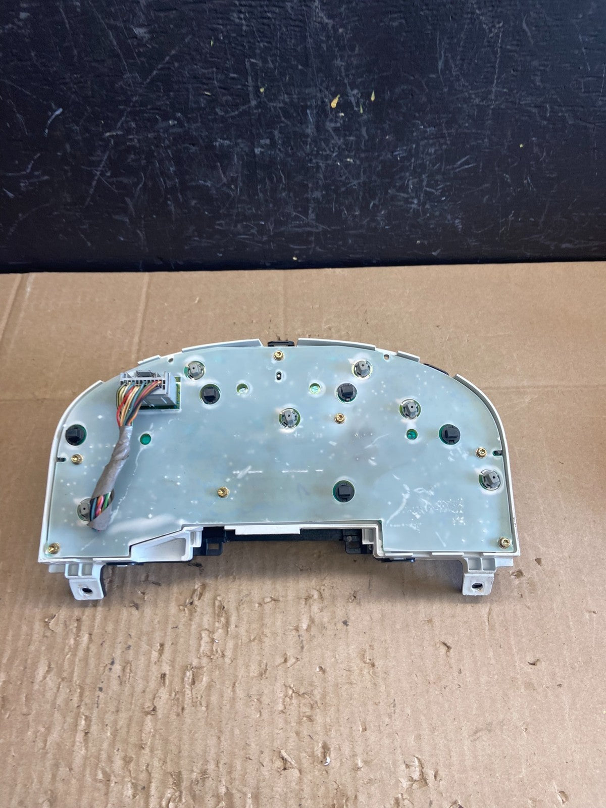 2004 to 2007 Ford Freestar Instrument Cluster Speedometer AB97245