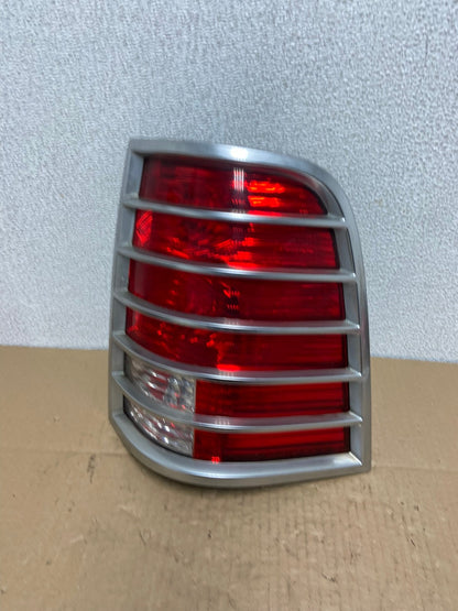 2002 2003 2004 2005 Mercury Mountaineer Right Passenger Tail Light Oem AB6228 LK0