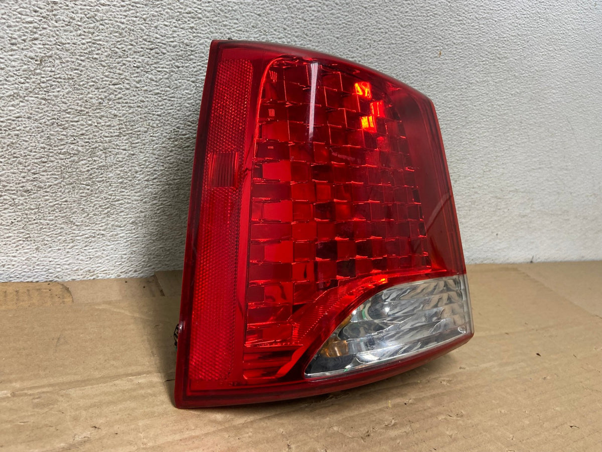 2010 2011 2012 Kia Sorento Left Driver LH Side Tail Light AG8338 LK1