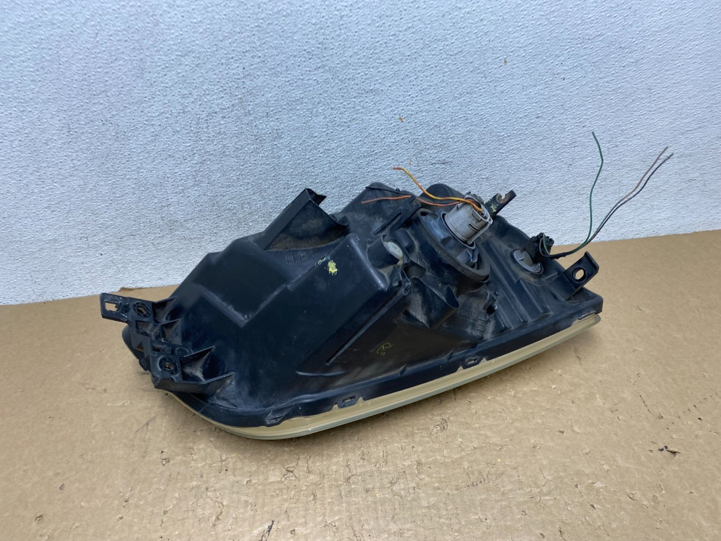 2004 - 2008 Mitsubishi Endeavor Headlight Left Driver Lh Side AF8141 DW6
