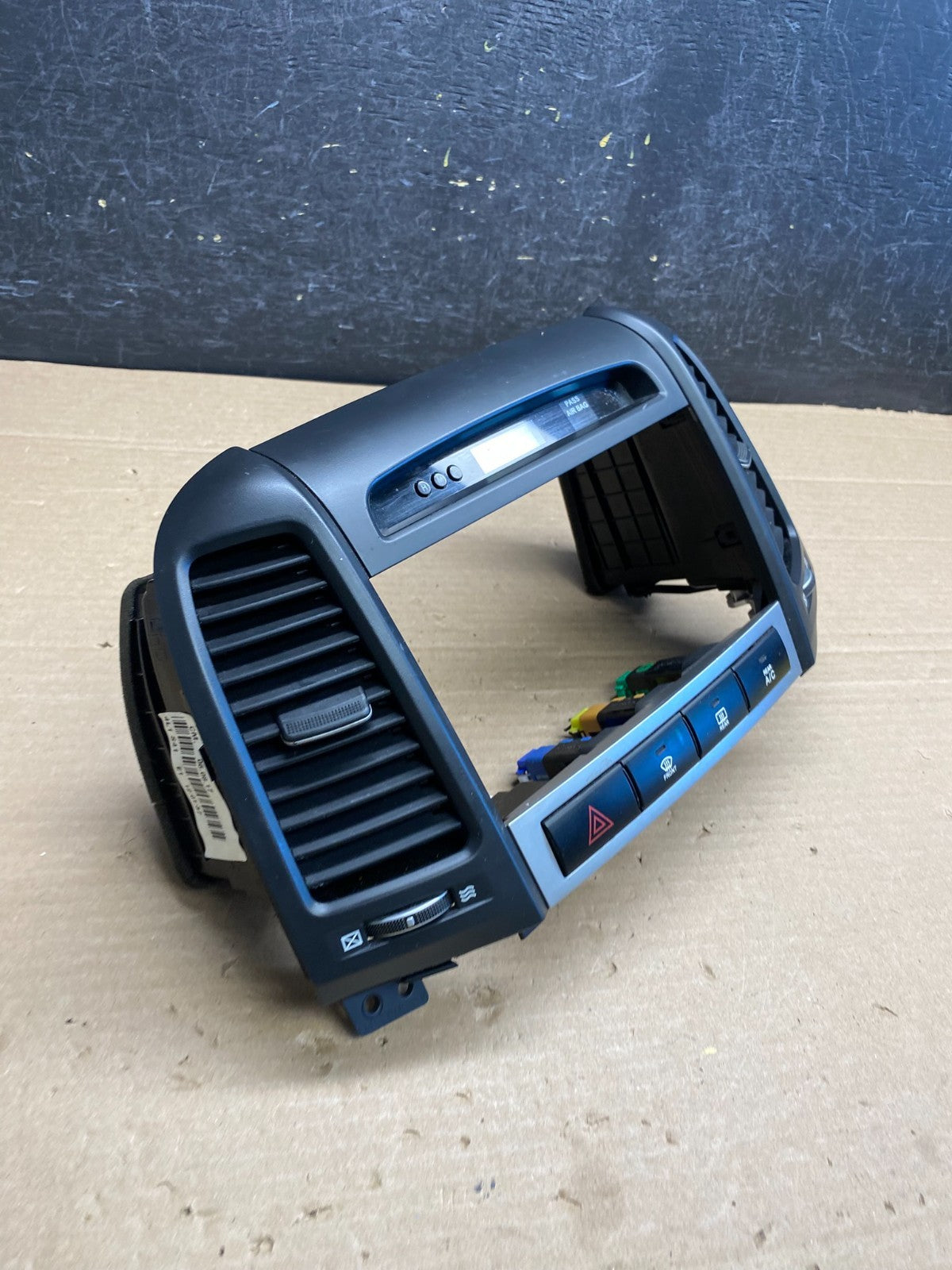 2007 to 2009 Hyundai Santa Fe Center Dashboard Radio Bezel Trim AG5207 DG1
