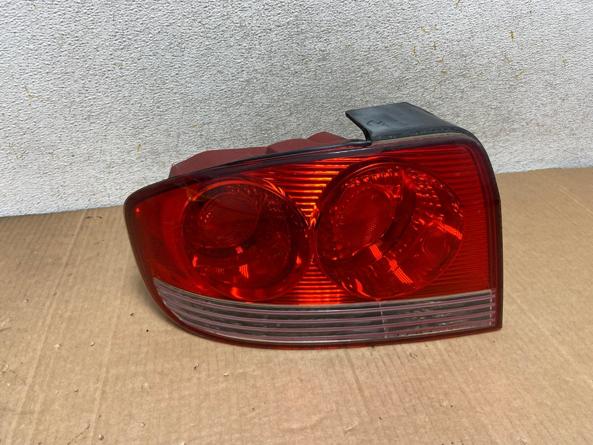 2002 to 2005 Hyundai Sonata Left Driver Lh Side Tail Light AI8394 LK0