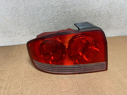 2002 to 2005 Hyundai Sonata Left Driver Lh Side Tail Light AI8394 LK0