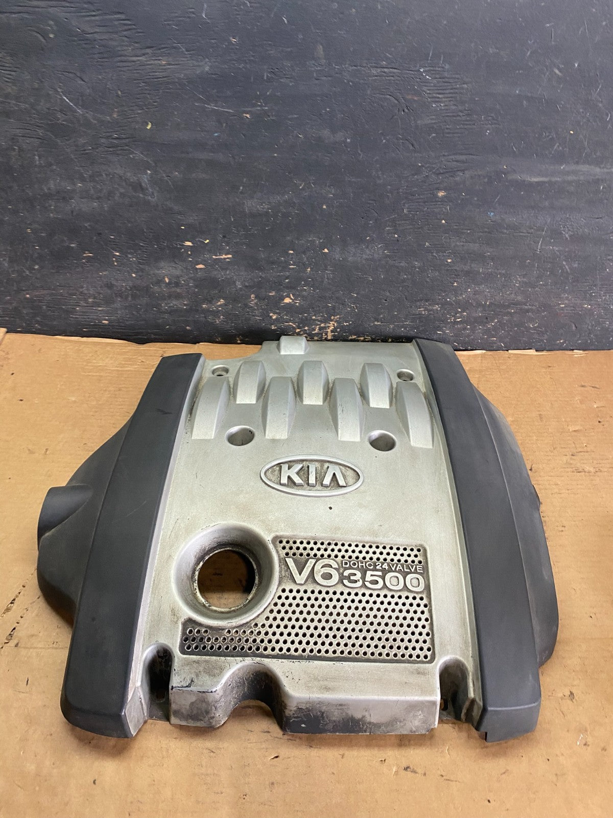 2002 to 2005 Kia Sedona V6 3.5L Engine Motor Cover Oem S0470 DG0