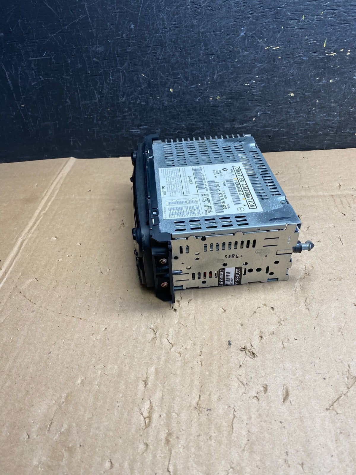 2002 - 2006 Chrysler Dodge Jeep Ram Radio CD Player AM/FM Receiver AI6476 DW2