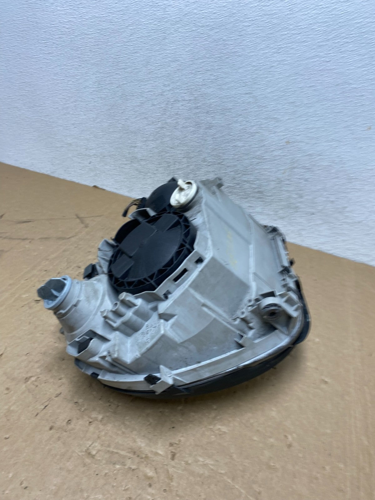 2005 to 2007 Mercedes-Benz C-Class Left Driver LH Side Headlight AG1106 DW9
