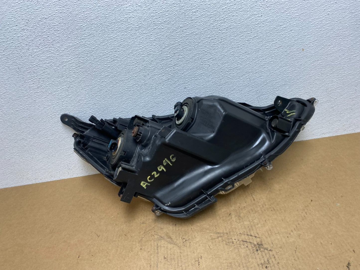 2012 2013 2014 Toyota Prius C Left Driver LH Side Halogen Headlight AC2996 DW9