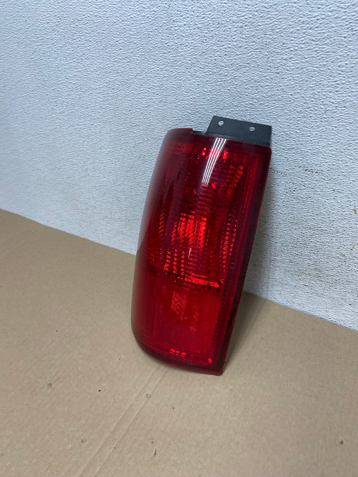 1998 to 2002 Lincoln Navigator Left Driver LH Side Tail Light DEPO AE9424 LK1