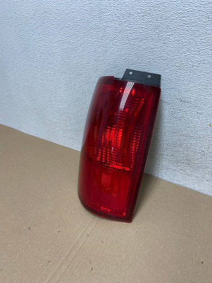 1998 to 2002 Lincoln Navigator Left Driver LH Side Tail Light DEPO AE9424 LK1
