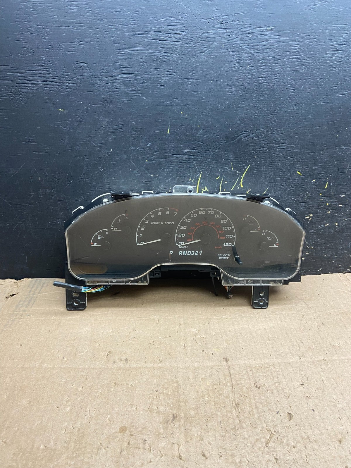 2002 Ford Explorer Speedometer Cluster Gauge OEM z1618 DG0