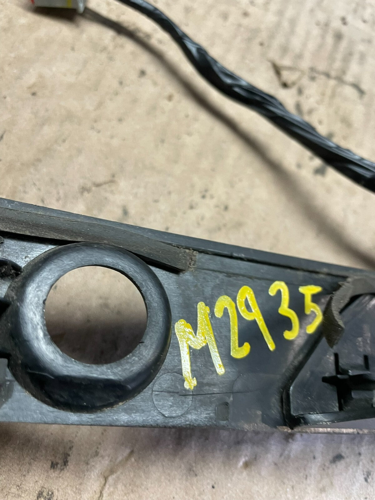 2016 - 2019 Ford Explorer Interceptor Rear Tailgate Molding With Camera M2935 DG9