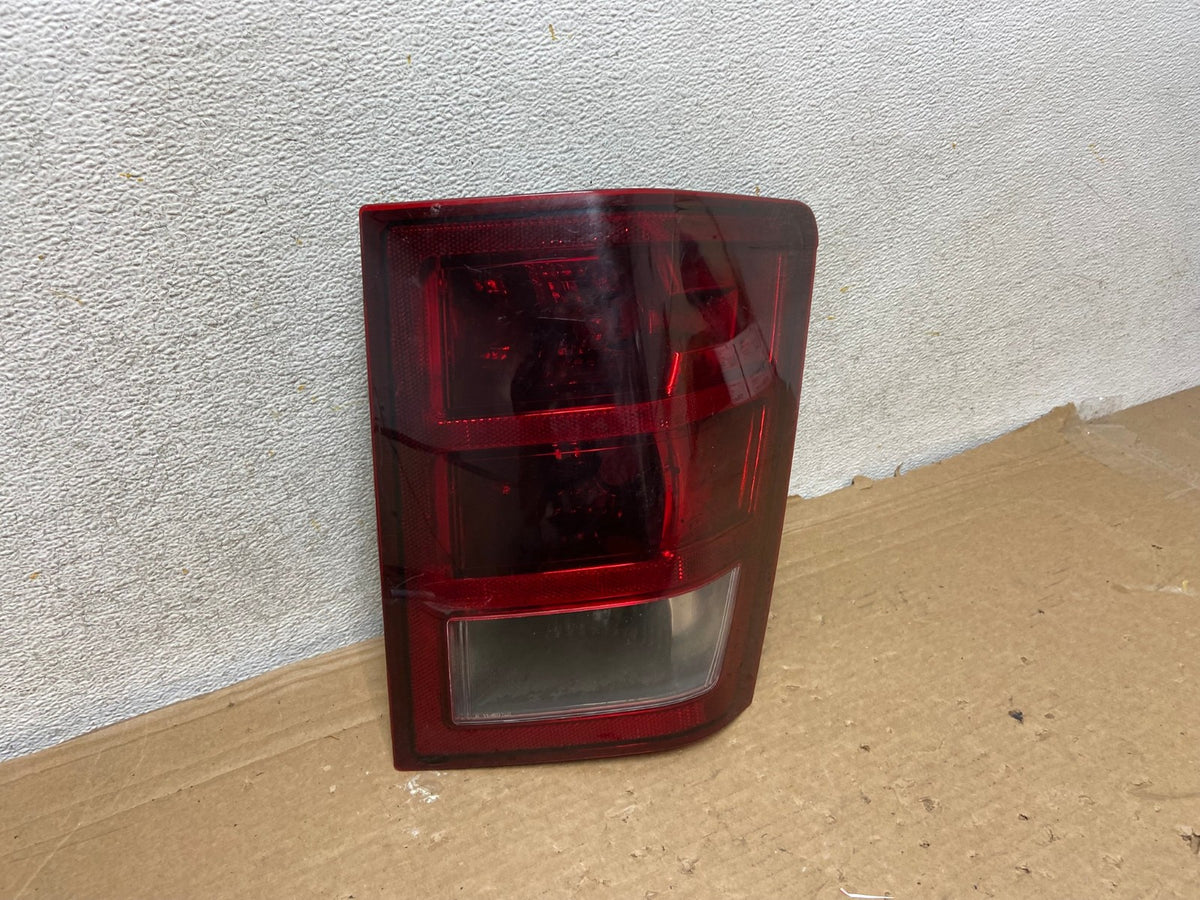 2005 - 2006 Jeep Grand Cherokee Right Passenger Rh Tail Light DEPO AH8467 LK1