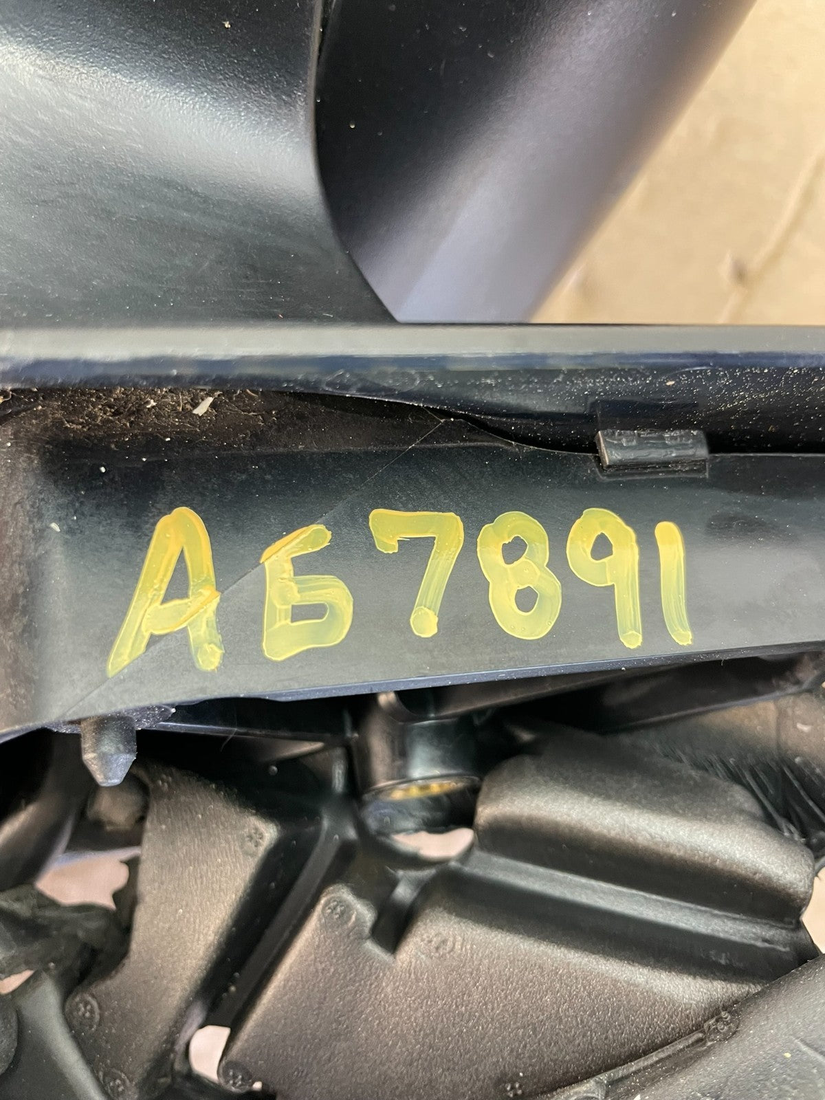 2011-2016 Volkswagen Jetta Sedan Left Driver View Door Mirror AG7891 DW11