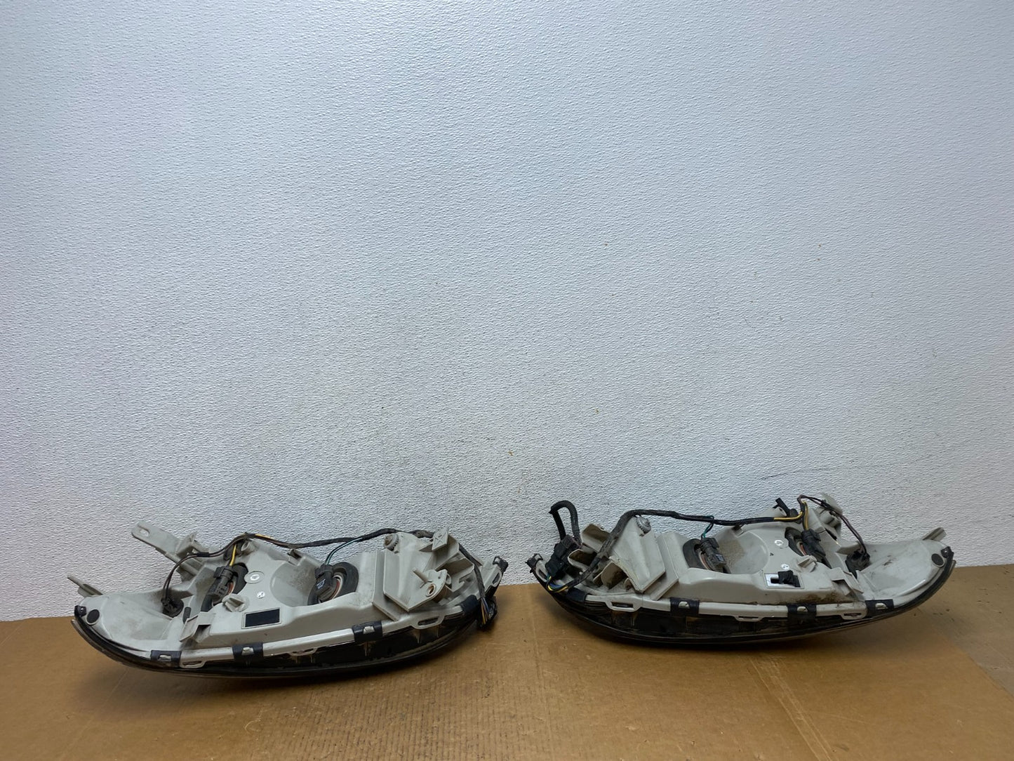 2008 to 2012 Chevrolet Malibu Left+Right Set LED Headlights AE0557 DG9