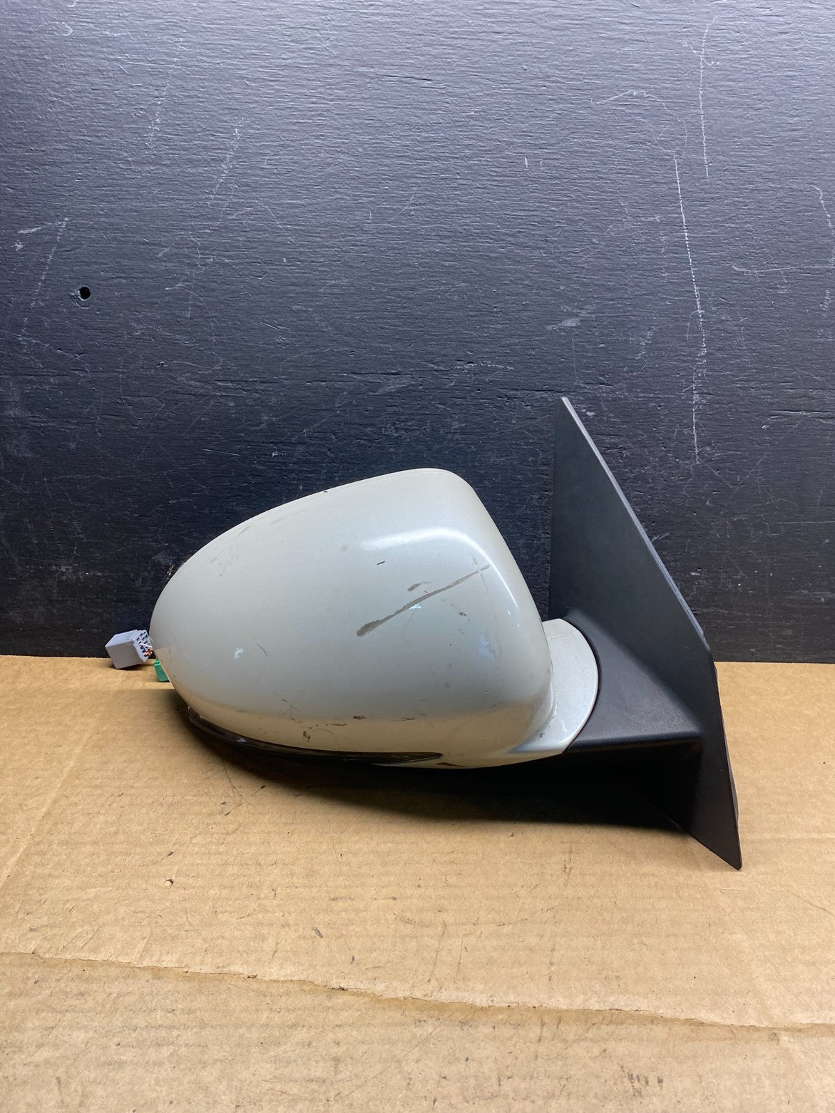 2008 to 2012 Buick Enclave Right Passenger Side View Door Mirror AD6767 DG0