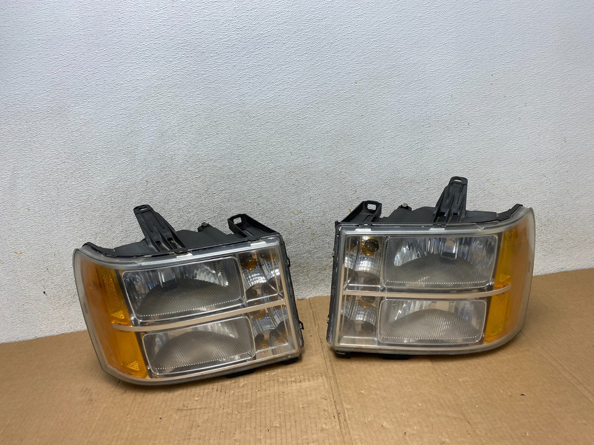 2007 - 2014 GMC Sierra Left+Right Side Halogen Headlights AI4434 DW0