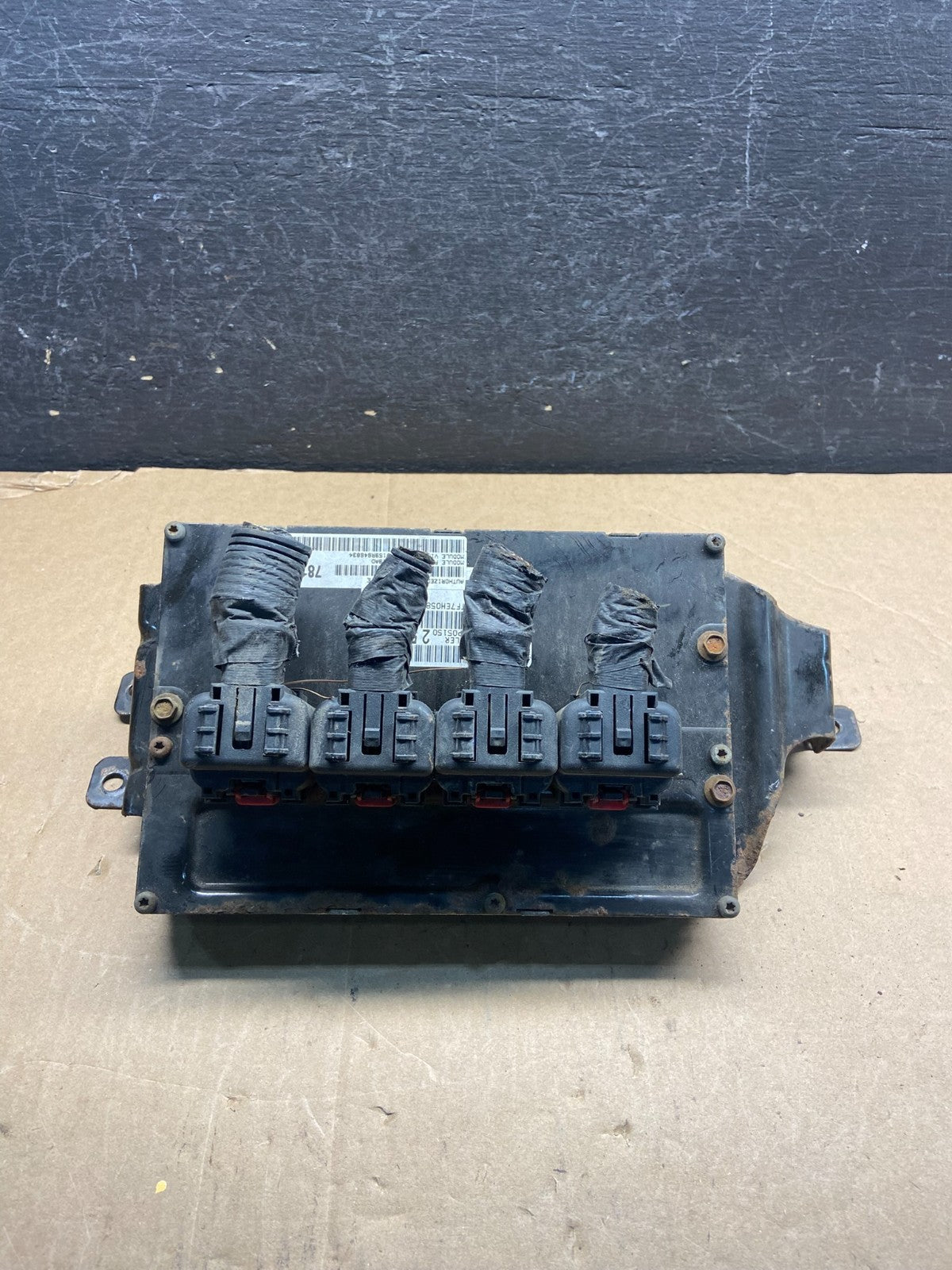 2008 2009 Caravan Town & Country 3.8L Engine Control P68025819AD AF9121 DG0
