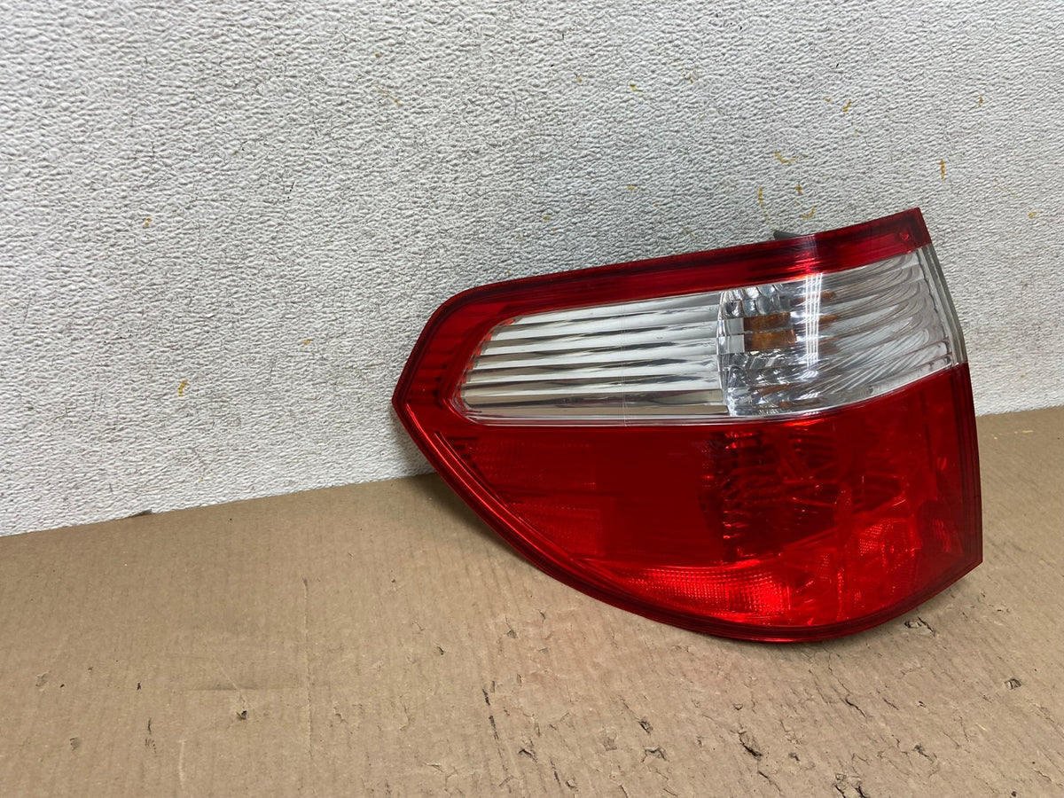 2005 2006 2007 Honda Odyssey Left Driver LH Side Tail Light AH5978 LK1