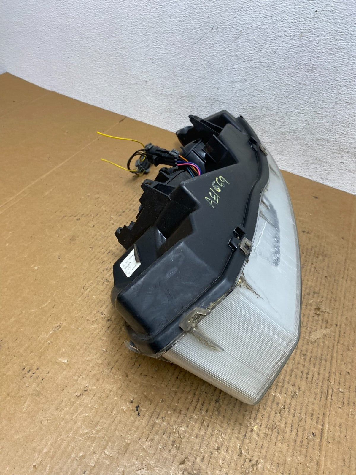 2003 to 2007 Saturn Ion Halogen Headlight Right Passenger RH Side AE1669 DW8