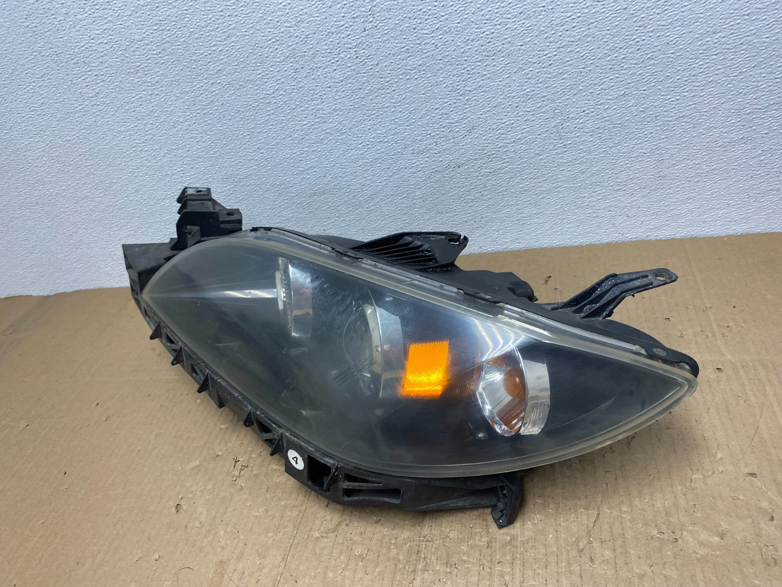 2004 to 2009 Mazda 3 Sedan Left Driver LH Side Headlight AB8454 DW1