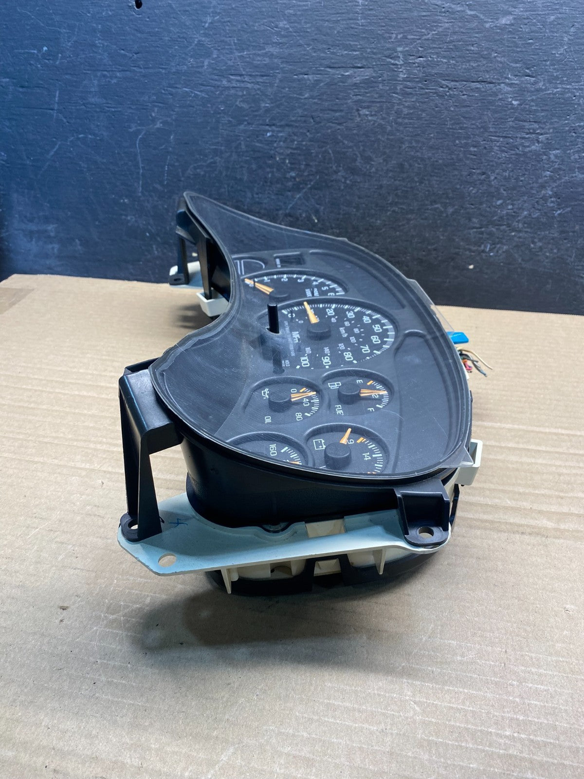 2002 GMC Yukon Speedometer Cluster Gauge AF3813 DW2