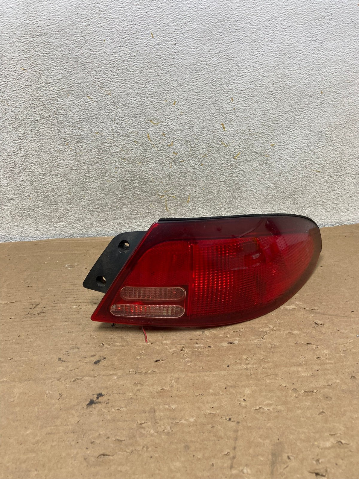 1998-2002 Ford Escort Sedan Right Passenger RH Side Tail Light AH8927 LK0