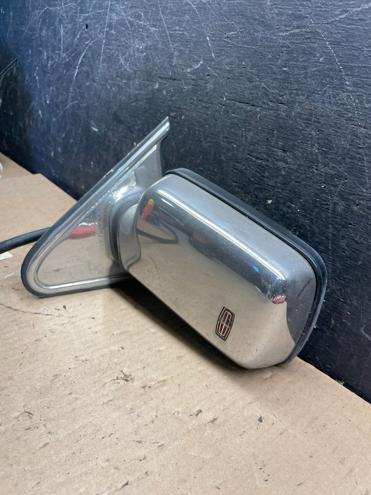 1984 to 1992 Lincoln Mark VIII Left Driver LH Door View Power Mirror s5082 DG1