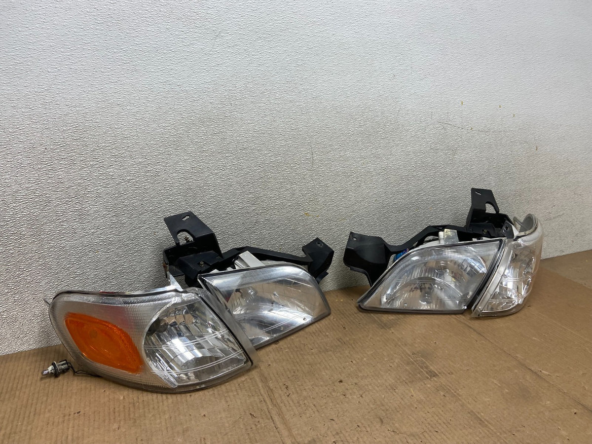 1997-2005 Pontiac Montana / Venture Left+Right Set Headlight Turn Sgn AA6501 DG2