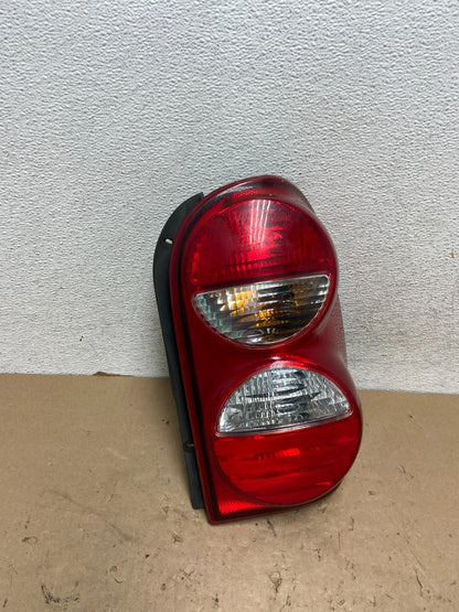 2005 2006 2007 Jeep Liberty Right Passenger Rh Side Tail Light AG43362