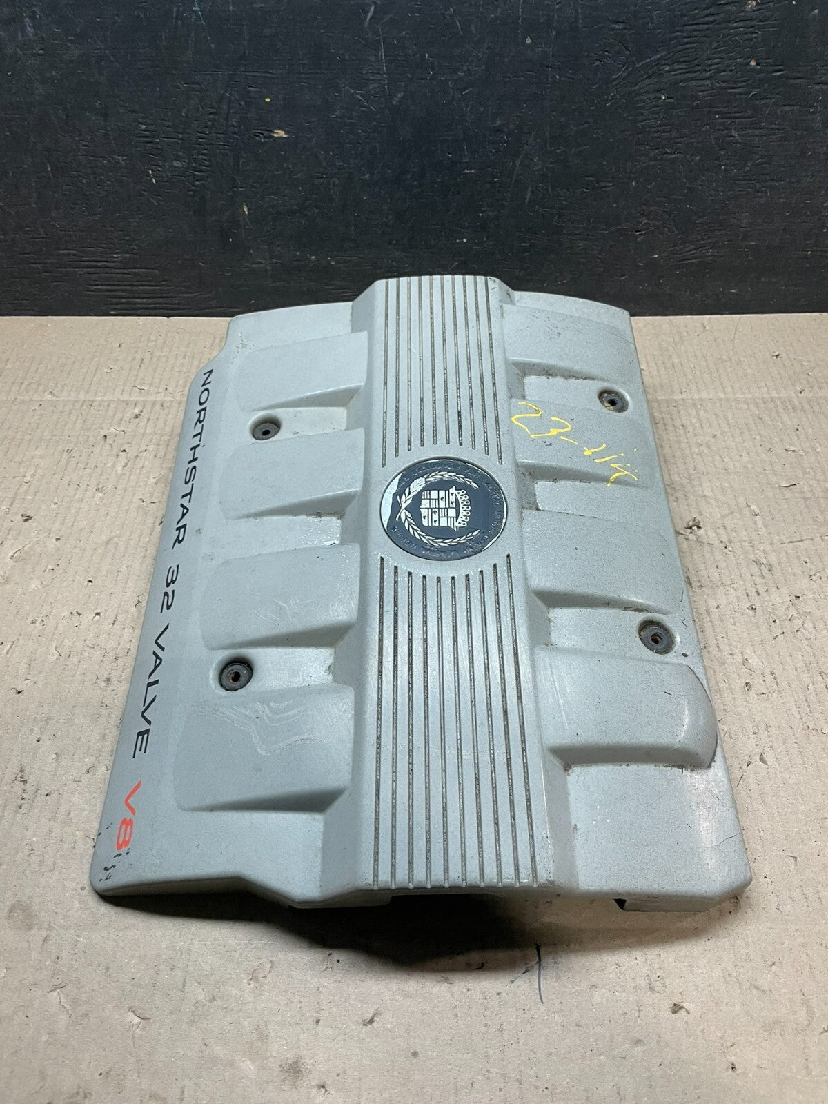 1996 1997 1998 Cadillac Deville Engine Cover OEM i7716 DG3
